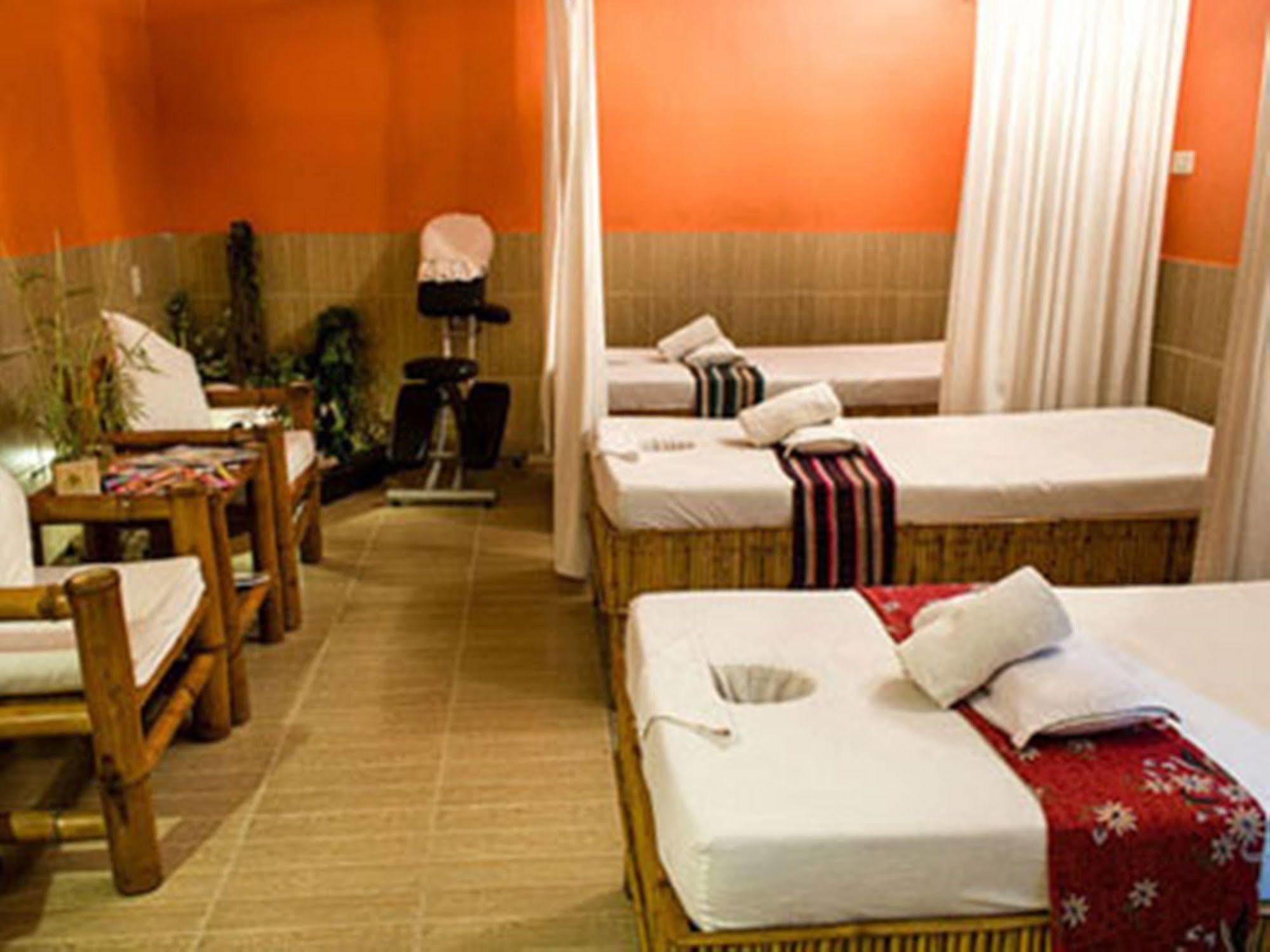 Matabungkay Beach Hotel Лиан Экстерьер фото