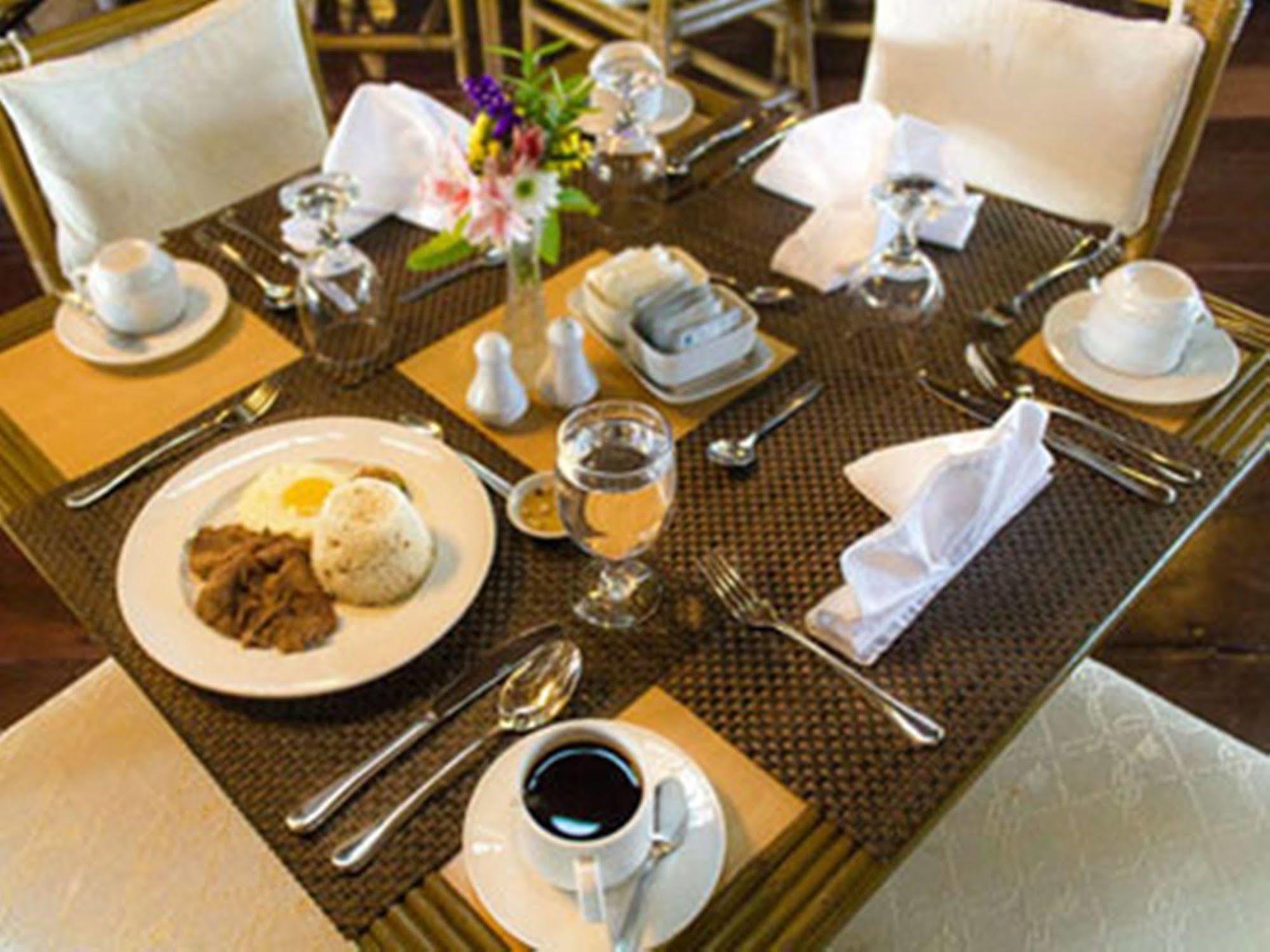 Matabungkay Beach Hotel Лиан Экстерьер фото