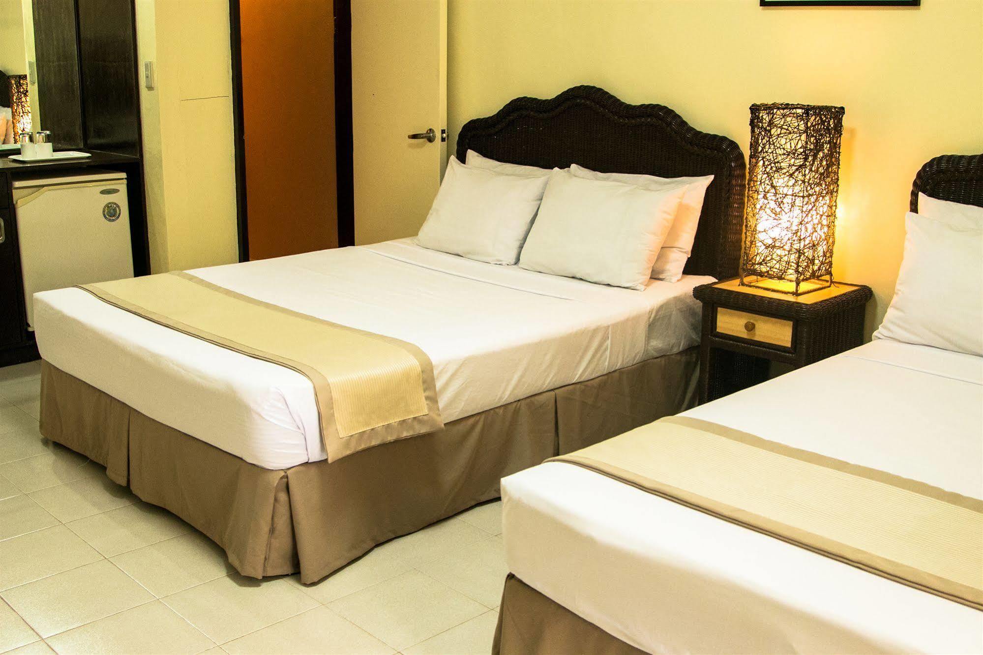 Matabungkay Beach Hotel Лиан Экстерьер фото