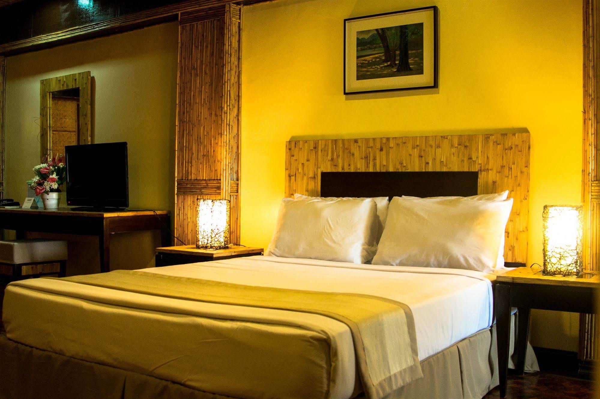 Matabungkay Beach Hotel Лиан Экстерьер фото